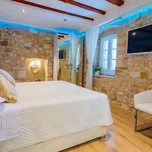 4* Maison d'hôtes & Stars Free Parking
